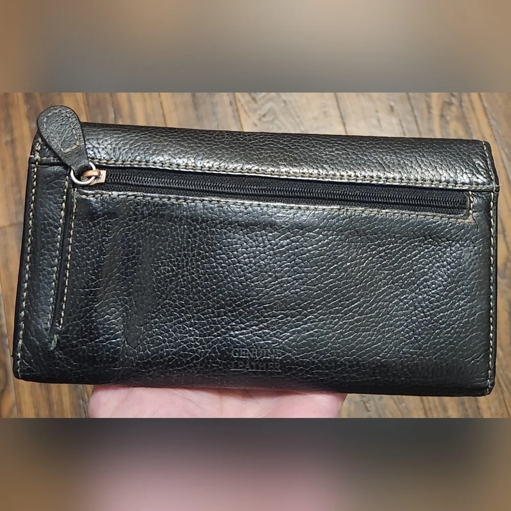 GIANI BERNINI Black Leather Tri-Fold Wallet EUC